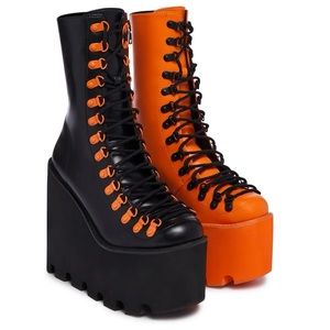 dollskill Color Me Haunted Traitor Boots NEW 9w